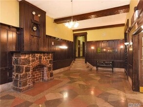 1 Hillside Ave, Unit 1A in Great Neck, NY - Building Photo - Building Photo