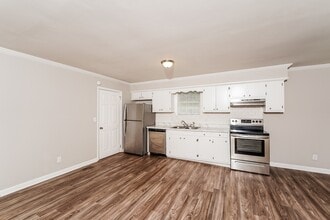204 Ashley Dr in Pell City, AL - Building Photo - Building Photo
