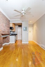 44 Avenue B, Unit 2B in New York, NY - Building Photo - Building Photo