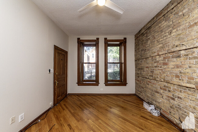 1036 N Honore St in Chicago, IL - Building Photo - Building Photo