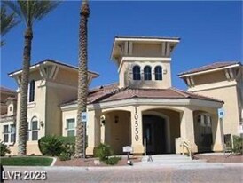 10550 W Alexander Rd in Las Vegas, NV - Building Photo