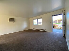 210 N Park Ave in Fruitland, ID - Building Photo - Building Photo