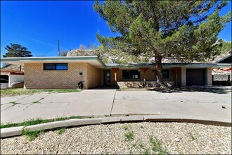 4217 Canterbury Dr in El Paso, TX - Building Photo - Building Photo