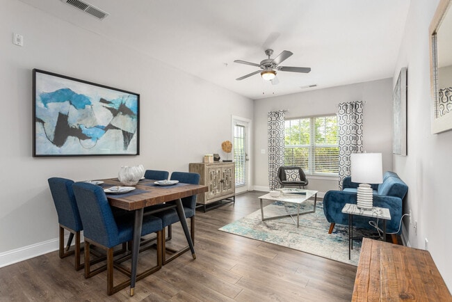 Retreat at the Park in Burlington, NC - Building Photo - Interior Photo