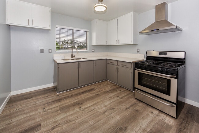 1603 Cedar Ave in Long Beach, CA - Building Photo - Building Photo