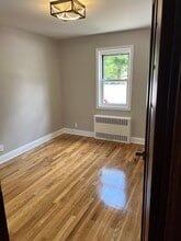 1001 154th St in Whitestone, NY - Foto de edificio - Building Photo