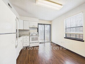 1020 NE Lindsay Ave in Lee's Summit, MO - Building Photo - Building Photo