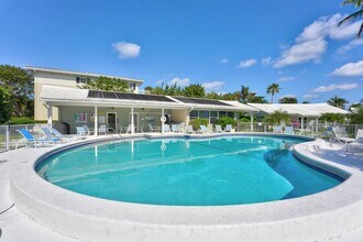 320 S Ocean Blvd in Delray Beach, FL - Building Photo - Building Photo