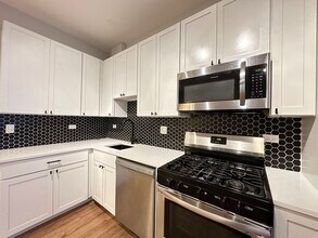 659 W Wrightwood Ave in Chicago, IL - Building Photo - Building Photo