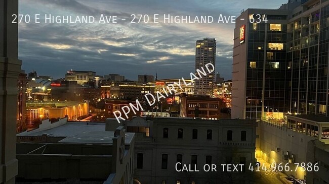 270 E Highland Ave in Milwaukee, WI - Building Photo - Building Photo