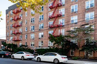 99-44 62nd Ave in Rego Park, NY - Foto de edificio - Building Photo