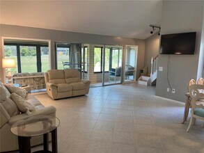 706 White Pine Tree Rd in Venice, FL - Building Photo - Building Photo