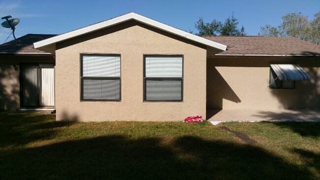 6833 Myrtlewood Rd in North Port, FL - Building Photo - Building Photo