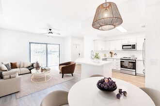 Avana Delray Beach Phase I in Delray Beach, FL - Foto de edificio - Building Photo