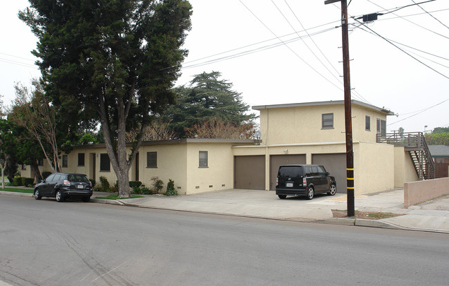 383-397 S Orange St in Orange, CA - Building Photo - Building Photo