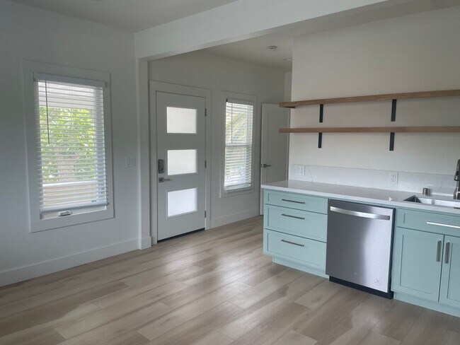 3889 7th Ave in Sacramento, CA - Building Photo - Building Photo