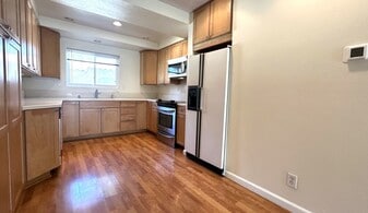 6059 Rancho Mission Rd in San Diego, CA - Building Photo