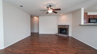 504 Sundrop Ln in Fate, TX - Foto de edificio - Building Photo