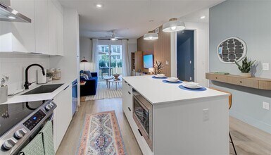1701 Simond Ave in Austin, TX - Building Photo - Building Photo