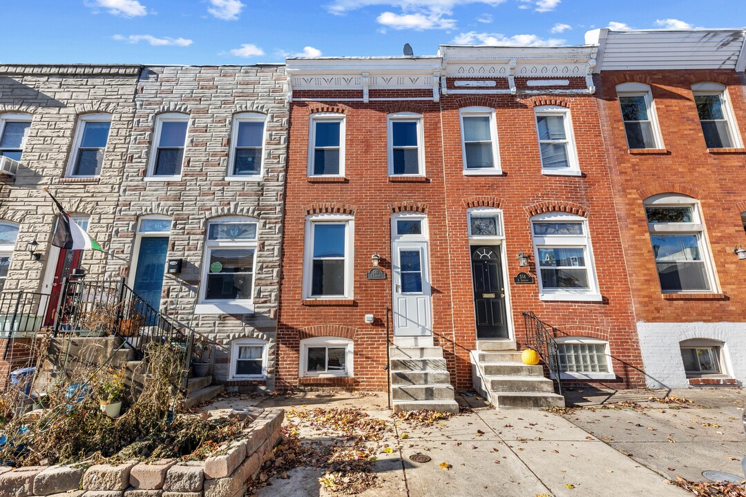 516 S Luzerne Ave in Baltimore, MD - Building Photo