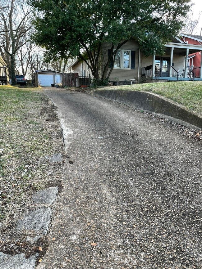 1128 Granada Ave in Nashville, TN - Building Photo - Building Photo