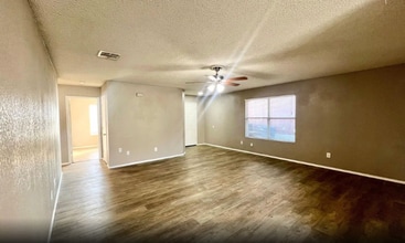 9908 Peregrine Trl in Fort Worth, TX - Foto de edificio - Building Photo