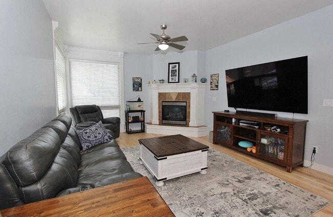 3689 N Colbourne Way in Meridian, ID - Building Photo - Building Photo