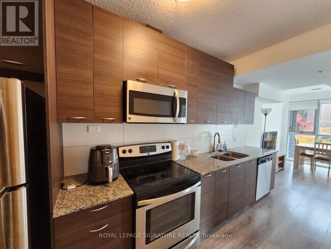 318 Spruce St in Waterloo, ON - Building Photo - Building Photo