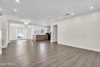 140 Main Bayway in Toms River, NJ - Building Photo - Building Photo