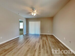 6632 Seaway Dr in Brooksville, FL - Foto de edificio - Building Photo