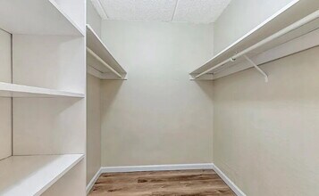 1700 Civic Center Dr in Santa Clara, CA - Foto de edificio - Building Photo