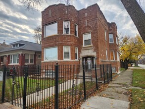 7300 S Calumet Ave in Chicago, IL - Building Photo - Building Photo