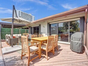 2667 Parkview Dr S in Hallandale Beach, FL - Building Photo - Building Photo