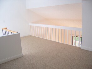 25 Amato Dr in South Windsor, CT - Foto de edificio - Building Photo