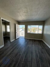 1032 Martin Luther King Ave. in Long Beach, CA - Foto de edificio - Building Photo