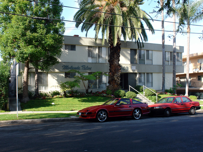 Molanda Palms in Inglewood, CA - Foto de edificio - Building Photo