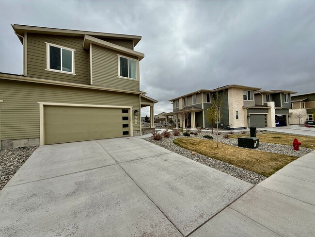 property at 1915 Peak Pr Ln