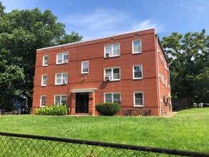 26 14th St SE in Washington, DC - Building Photo - Primary Photo