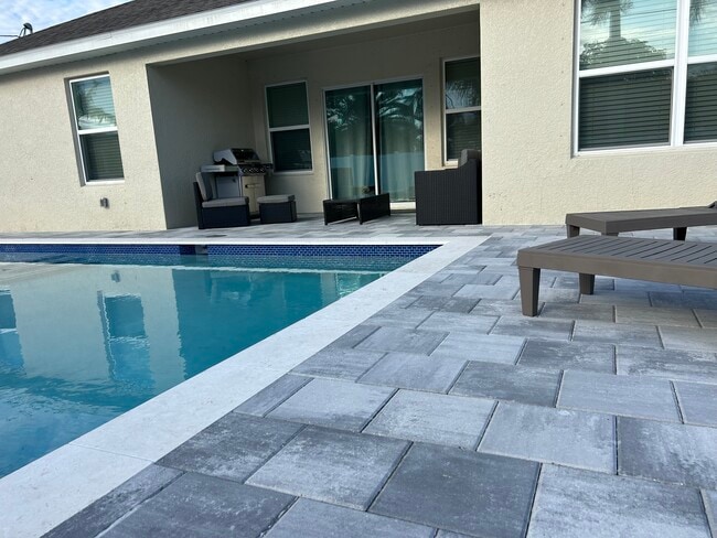 1123 NW 2nd Ave in Cape Coral, FL - Building Photo - Building Photo