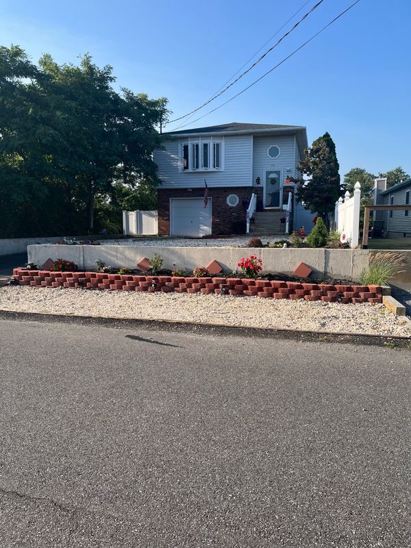 property at 15 Lyndale Ct