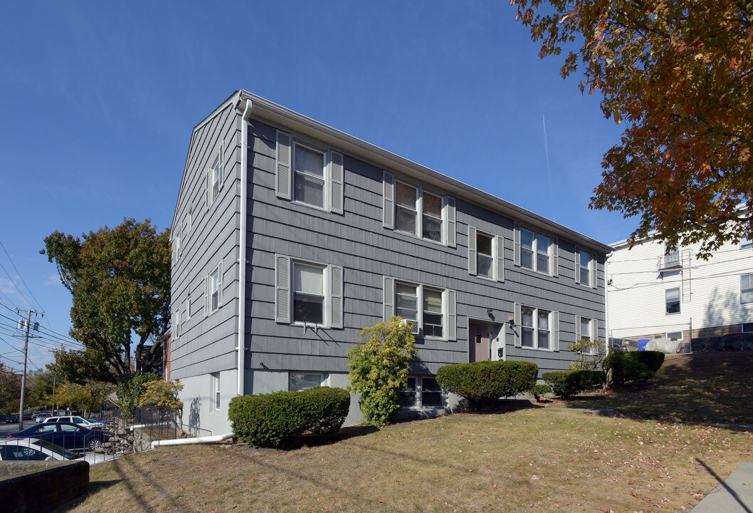 10 Beechwood Ave in Pawtucket, RI - Foto de edificio