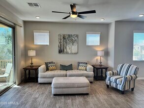 250 W Queen Creek Rd in Chandler, AZ - Building Photo - Building Photo