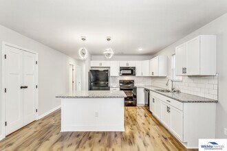 201 S Meridian Ave in Wichita, KS - Building Photo - Building Photo