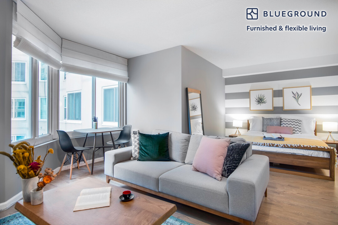 240 Lombard St in San Francisco, CA - Building Photo
