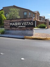 8705 Giant Causeway Ave in Las Vegas, NV - Foto de edificio - Building Photo