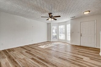 3831 Waldrop Ln in Decatur, GA - Building Photo - Building Photo