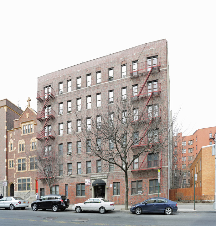 3525 Bainbridge Ave in Bronx, NY - Building Photo