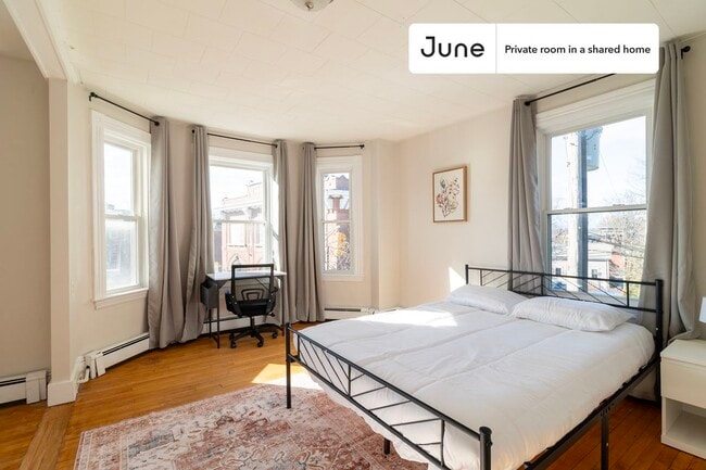 Private bedroom in 3 bed/1 bath Home in Boston, MA - Building Photo - Building Photo