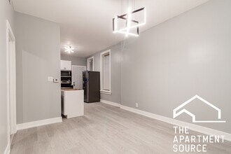 1333 W Walton St in Chicago, IL - Building Photo - Building Photo