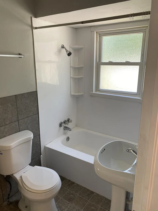 549 Brown St in Akron, OH - Building Photo - Building Photo